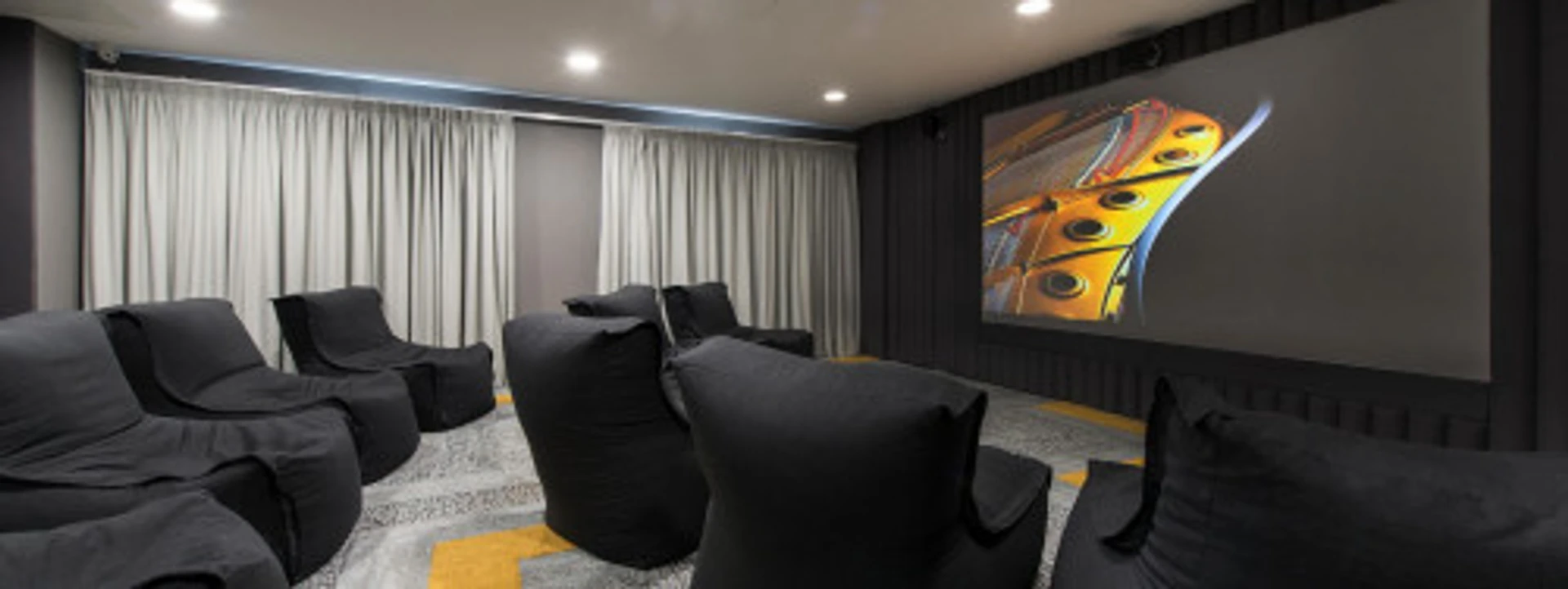 Comfortable and spacious student room in 