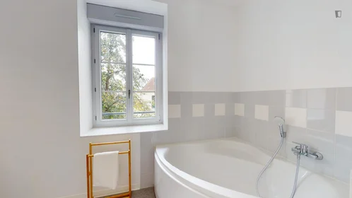 Privatzimmer in der boulevard Victor Hugo, bild 10 von 12