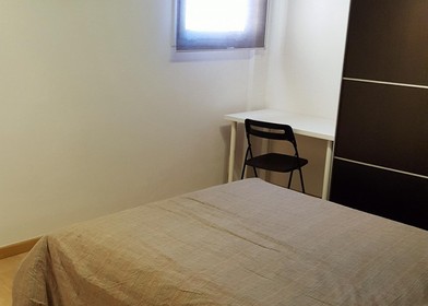 Cheap private room in mataro