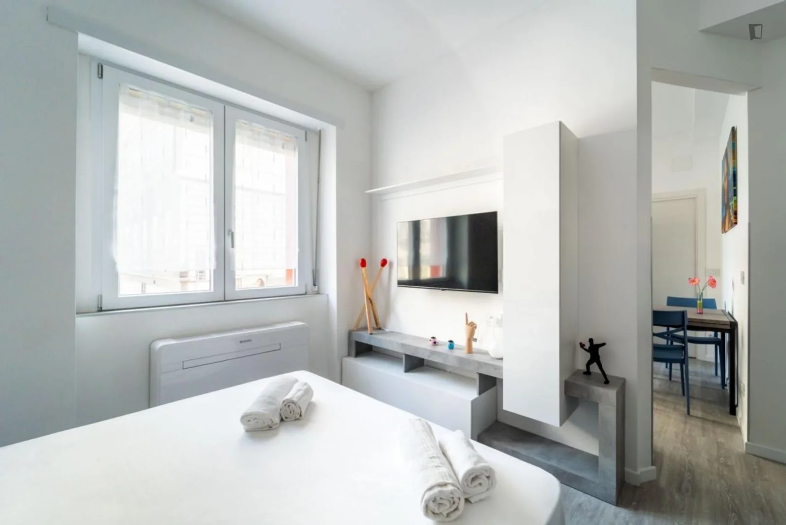 Modern student studio with complete amenities in 