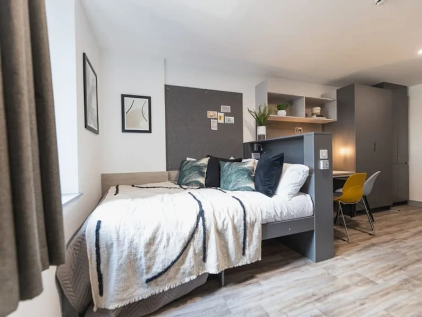 Economical student room with convenient location in 