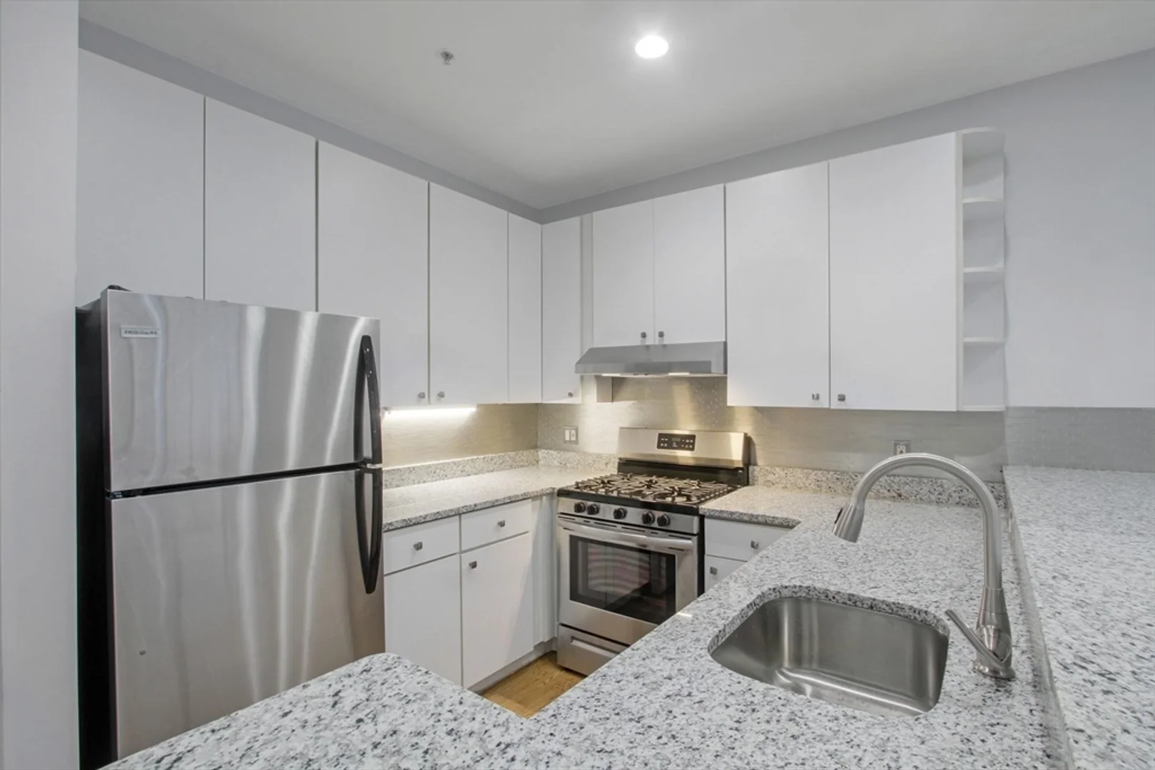 140, Boylston St., Unit 10, Back Bay, Boston, MA, 02116