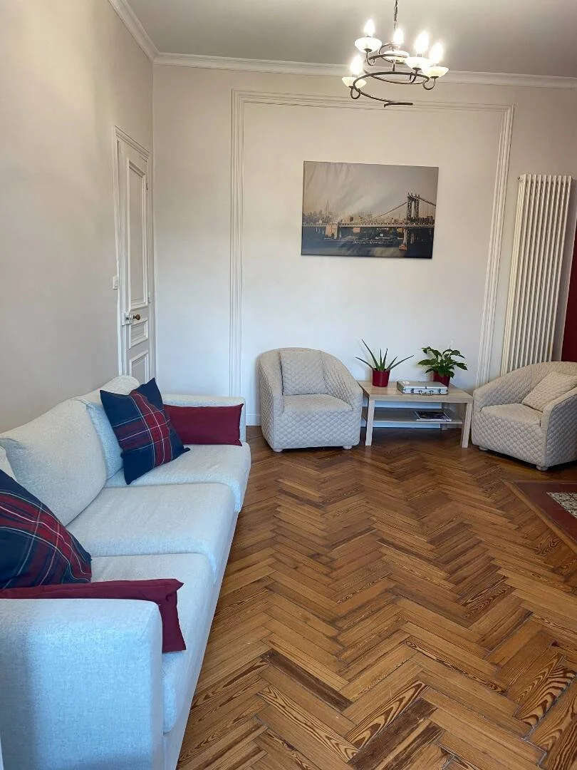 Zimmer in Studentenwohnung in  zu vermieten, voll möbliert