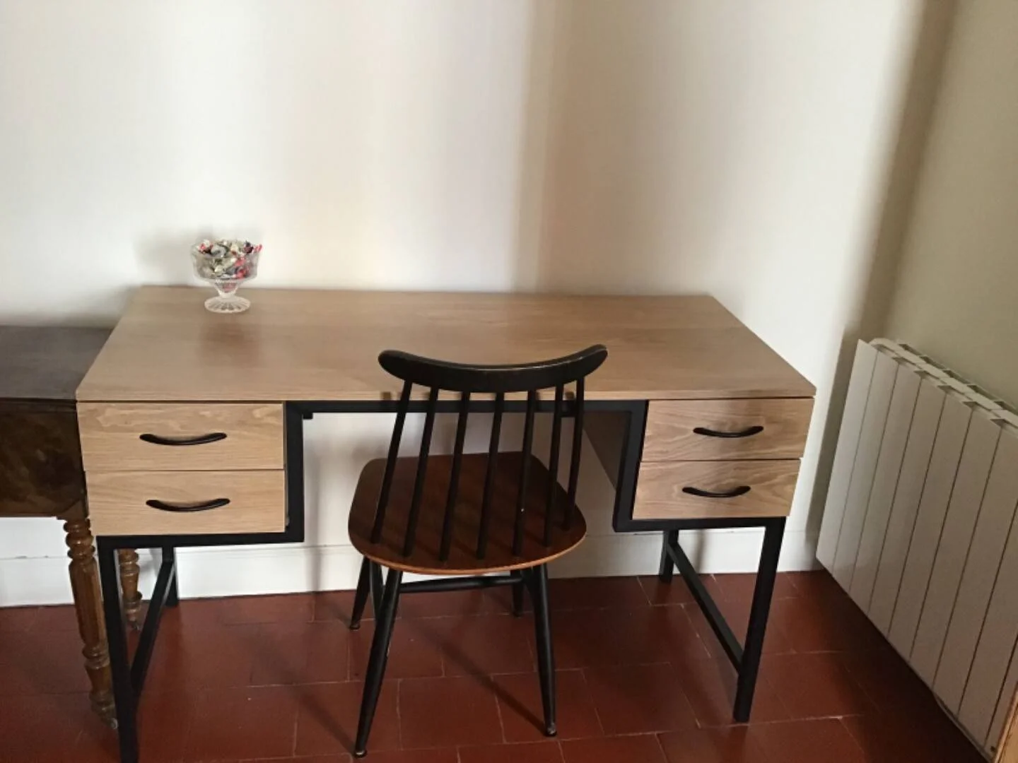 Quarto de estudante económico perto do campus em 