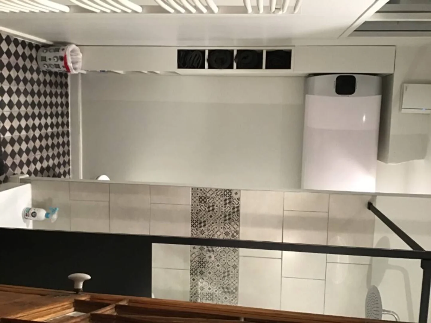 Quarto de estudante económico perto do campus em 