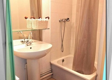 Cheap private room in Saint-étienne