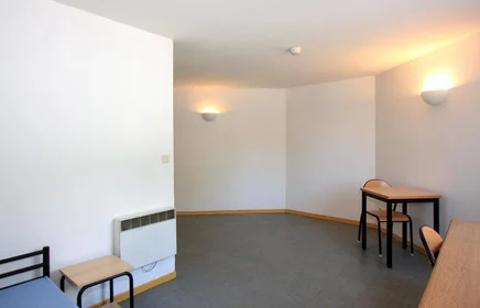 Quarto privado em residência em Aix-en-Provence, 13090, imagem 8 de 11