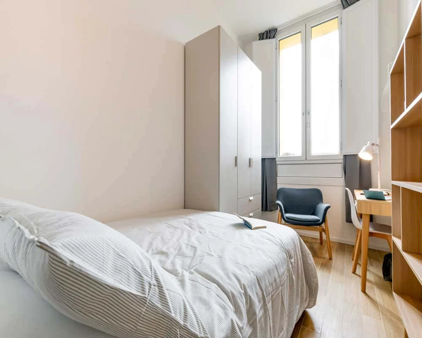 Comfortable and spacious student room in