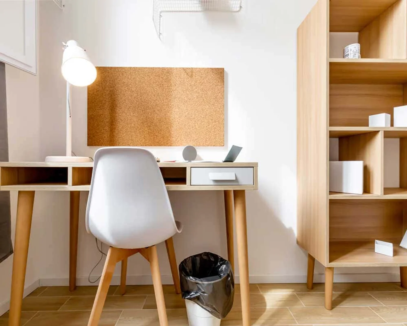 Comfortable and spacious student room in