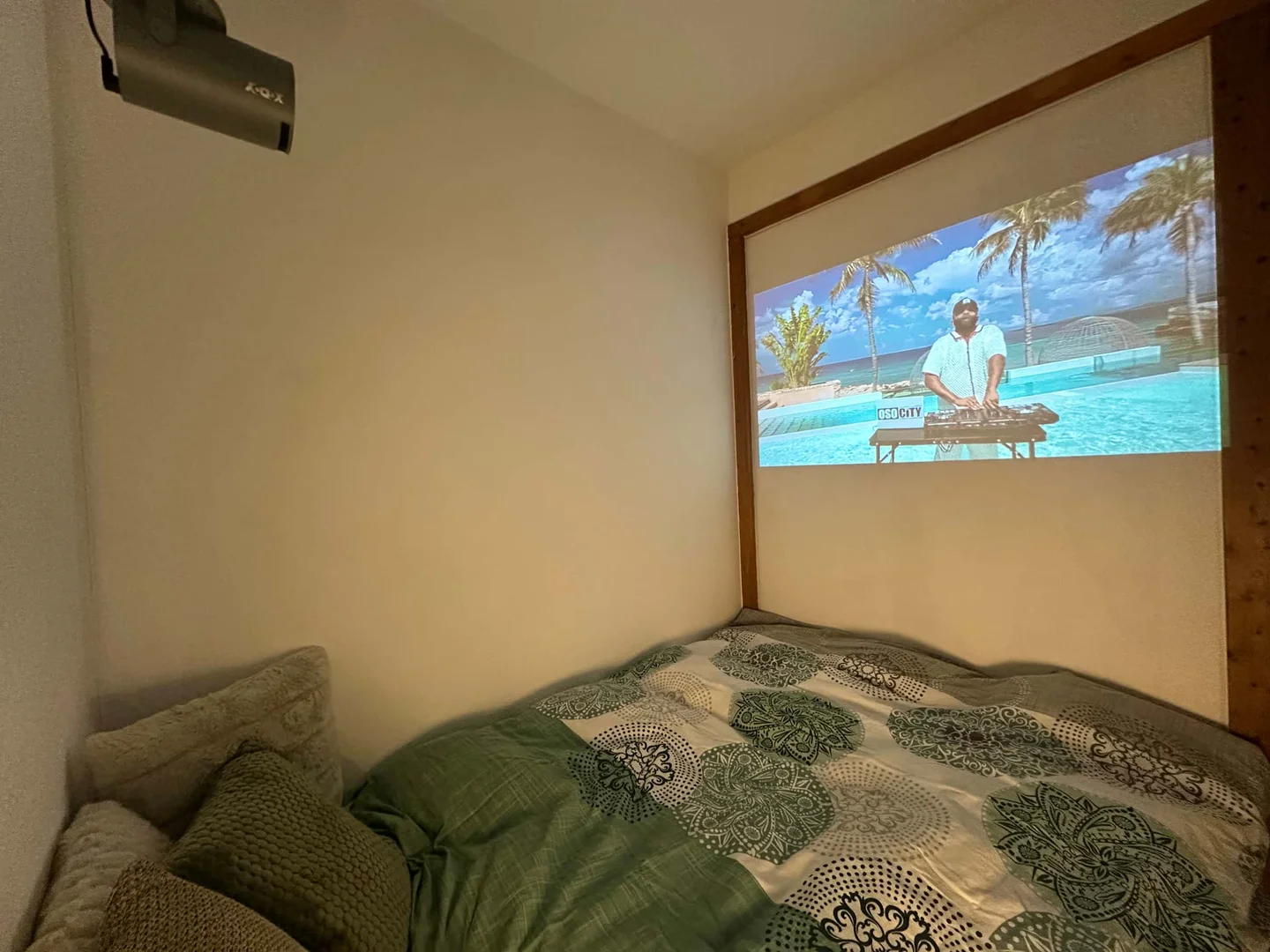 Habitación para estudiantes en  con área de estudio y facilidades compartidas