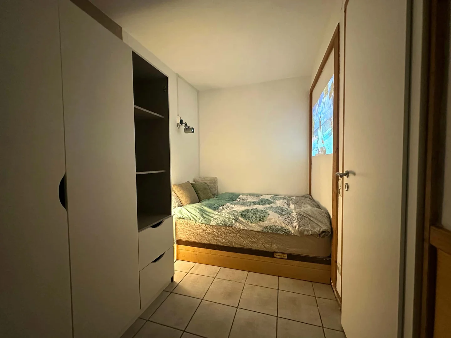 Habitación en apartamento estudiantil en alquiler en , completamente amueblado