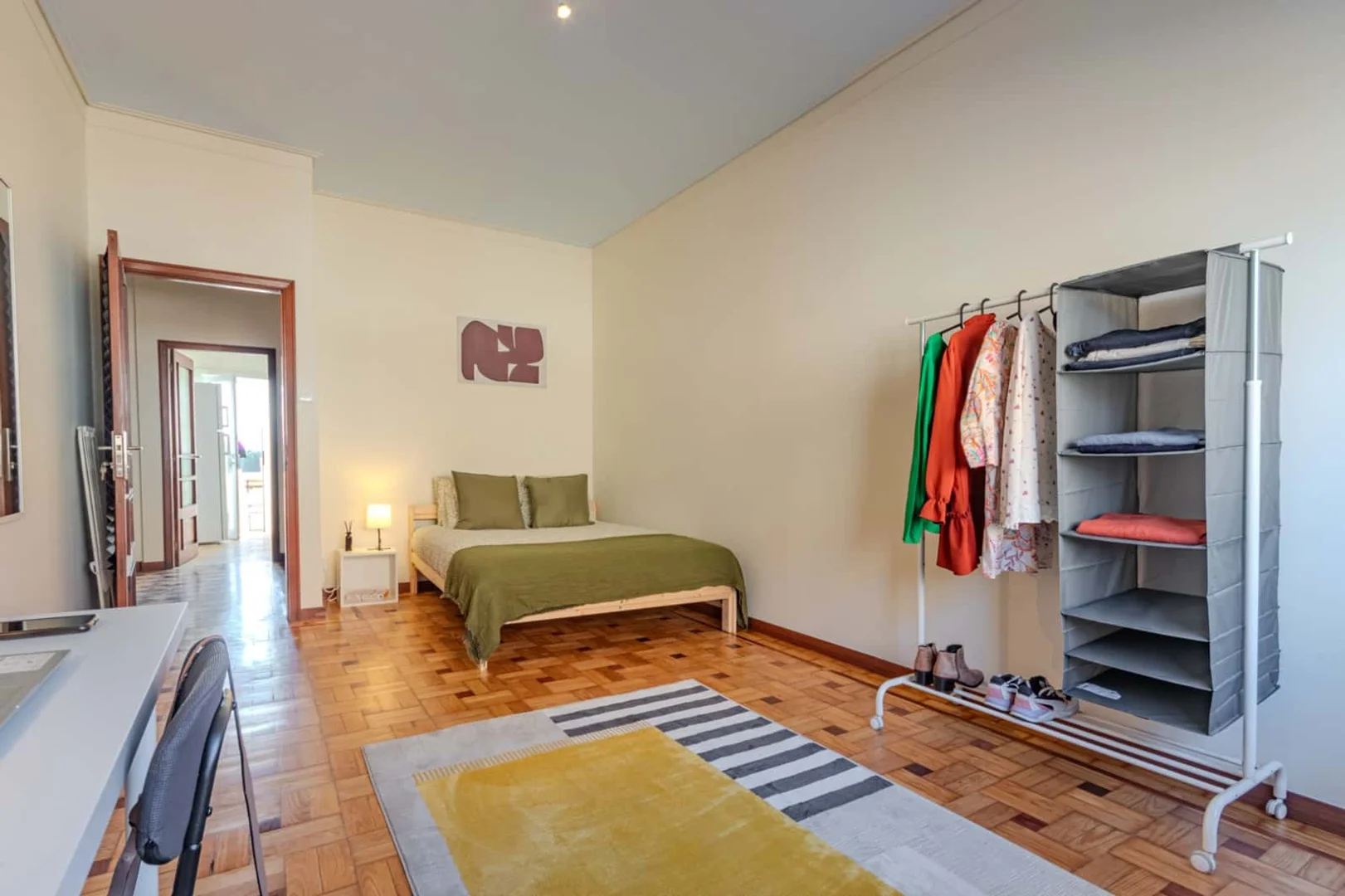 Room for rent in student apartment in , fully furnished