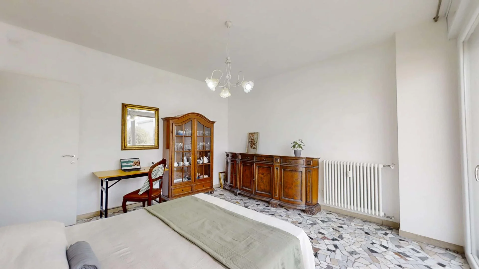 Habitación estudiantil económica cerca del campus en 