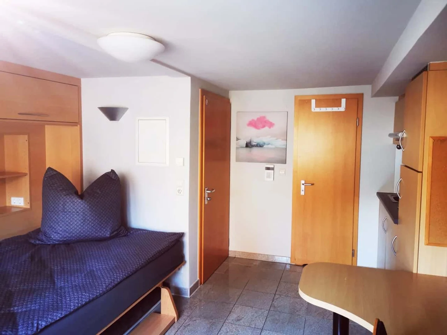 Habitación para estudiantes en  con área de estudio y facilidades compartidas