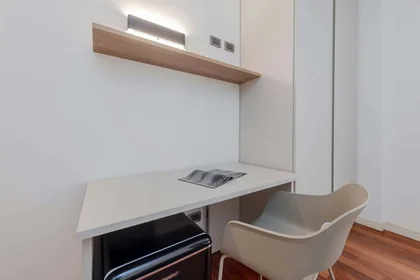 Quarto privado em Via Correggiari, 4a, 44121 Ferrara FE, Italy, imagem 3 de 7