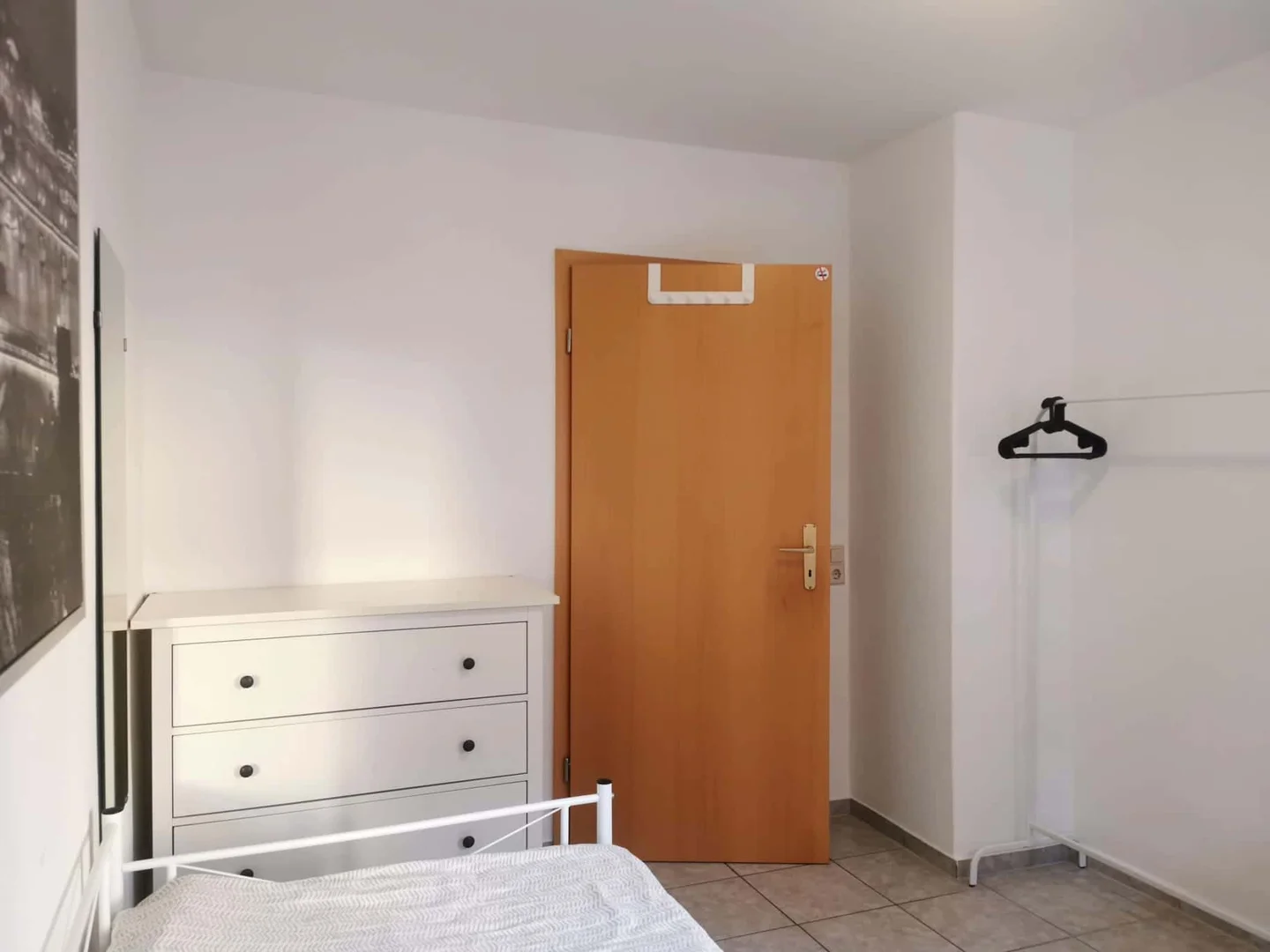 Comfortable and spacious student room in