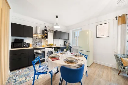 Entire apartment at 2 Bd Alexandre 1er de Yougoslavie, 21000 Dijon, France, image 4 of 12