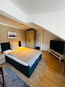Quarto privado em Odenwaldstraße, Niederrad, imagem 1 de 6