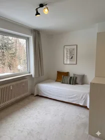 Habitación privada en Isengaustraße, Ramersdorf-Perlach, imagen 1 de 10