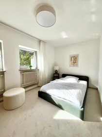 Habitación privada en Isengaustraße, Ramersdorf-Perlach, imagen 1 de 10