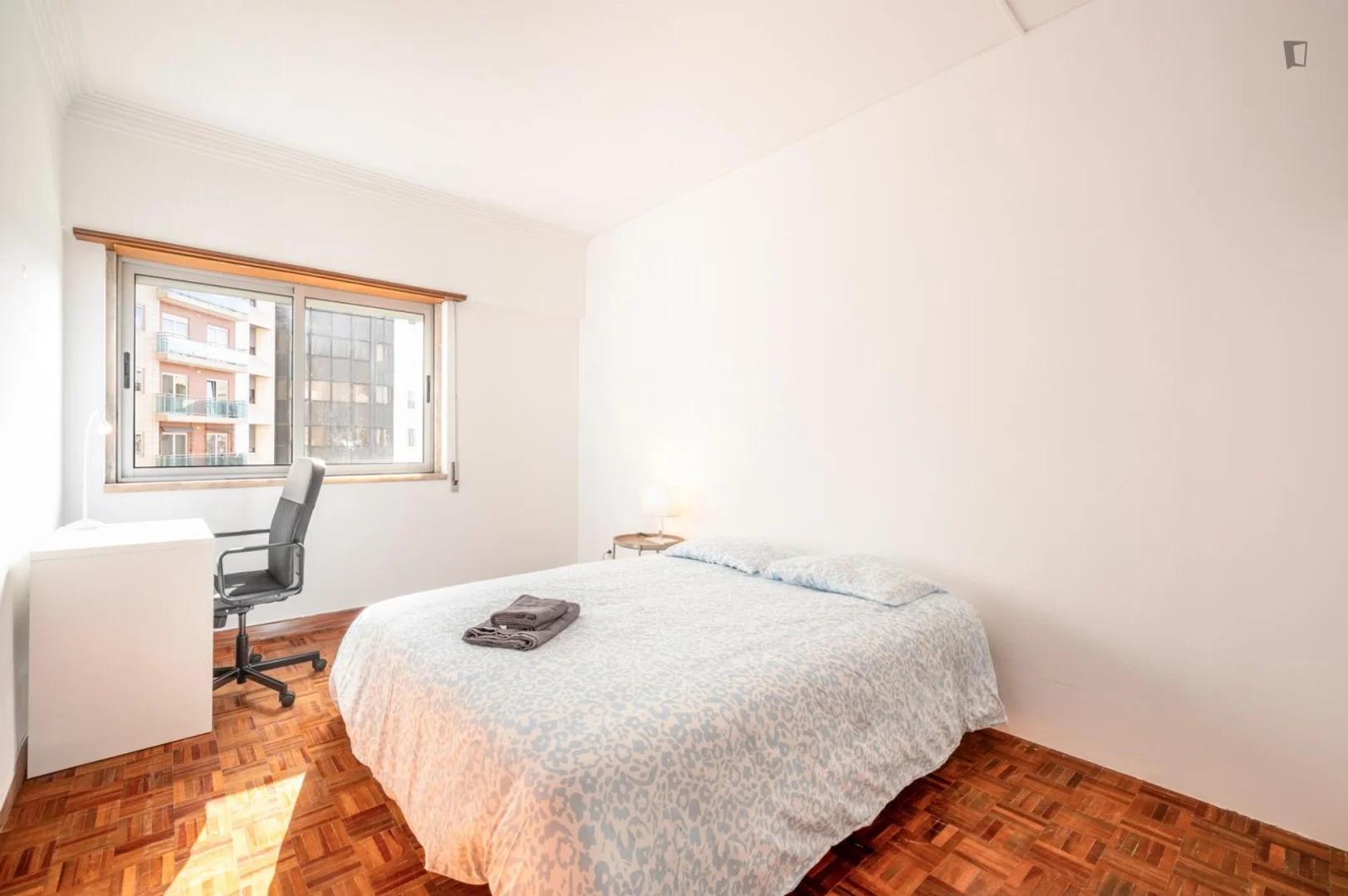 Quarto acolhedor para estudantes disponível em 