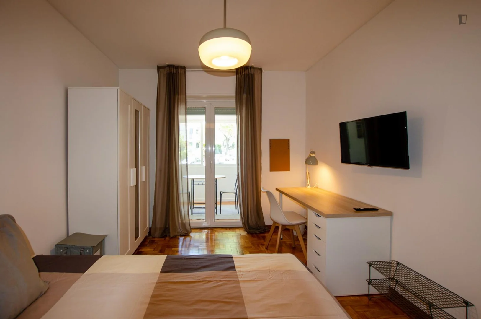 Room for rent in student apartment in , fully furnished