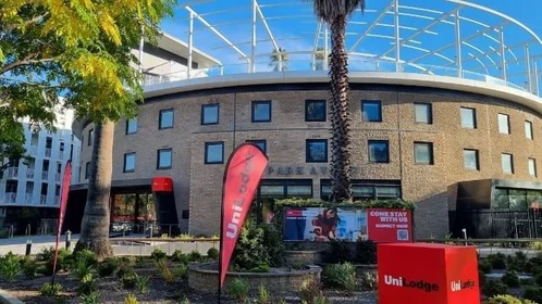 Estúdio em residência em 8 Leonard St, Parkville VIC 3052, Australia, imagem 11 de 27