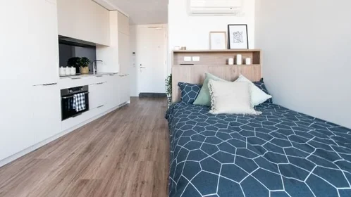 Estúdio em residência em 8 Leonard St, Parkville VIC 3052, Australia, imagem 27 de 30