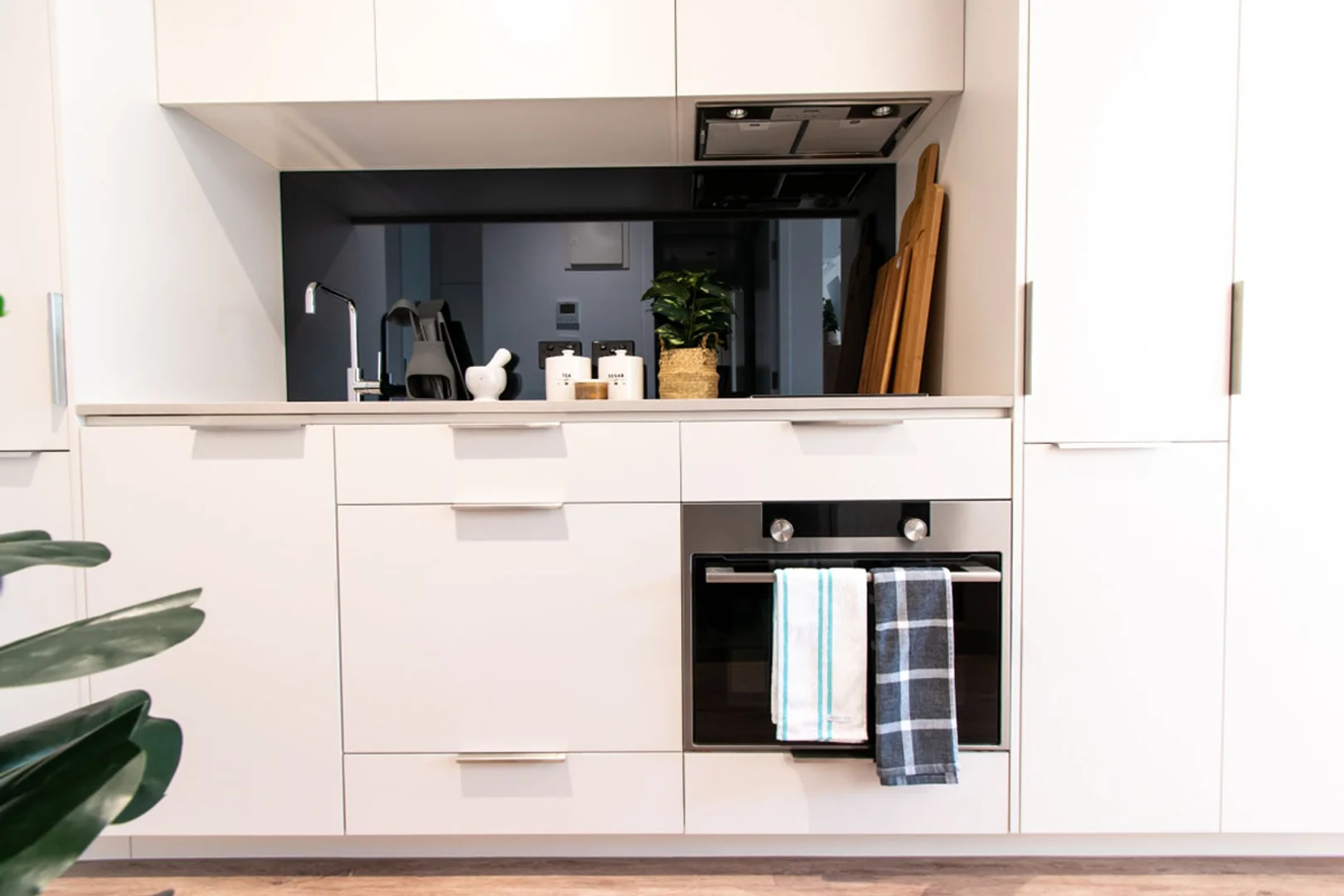 Apartamento estúdio acessível com características essenciais em 