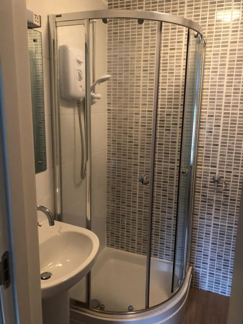 100 Ferncliffe Rd, Birmingham B17 0QH, United Kingdom