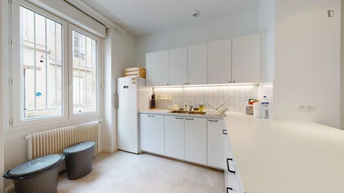 Habitación privada en rue Turenne, imagen 8 de 20