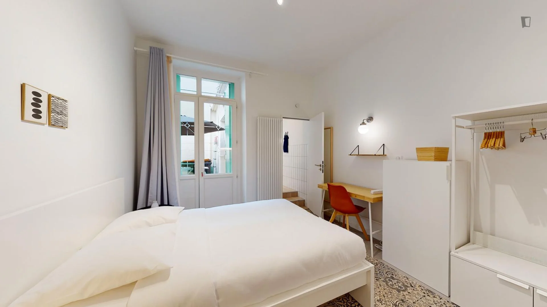 Habitación en apartamento estudiantil en alquiler en , completamente amueblado