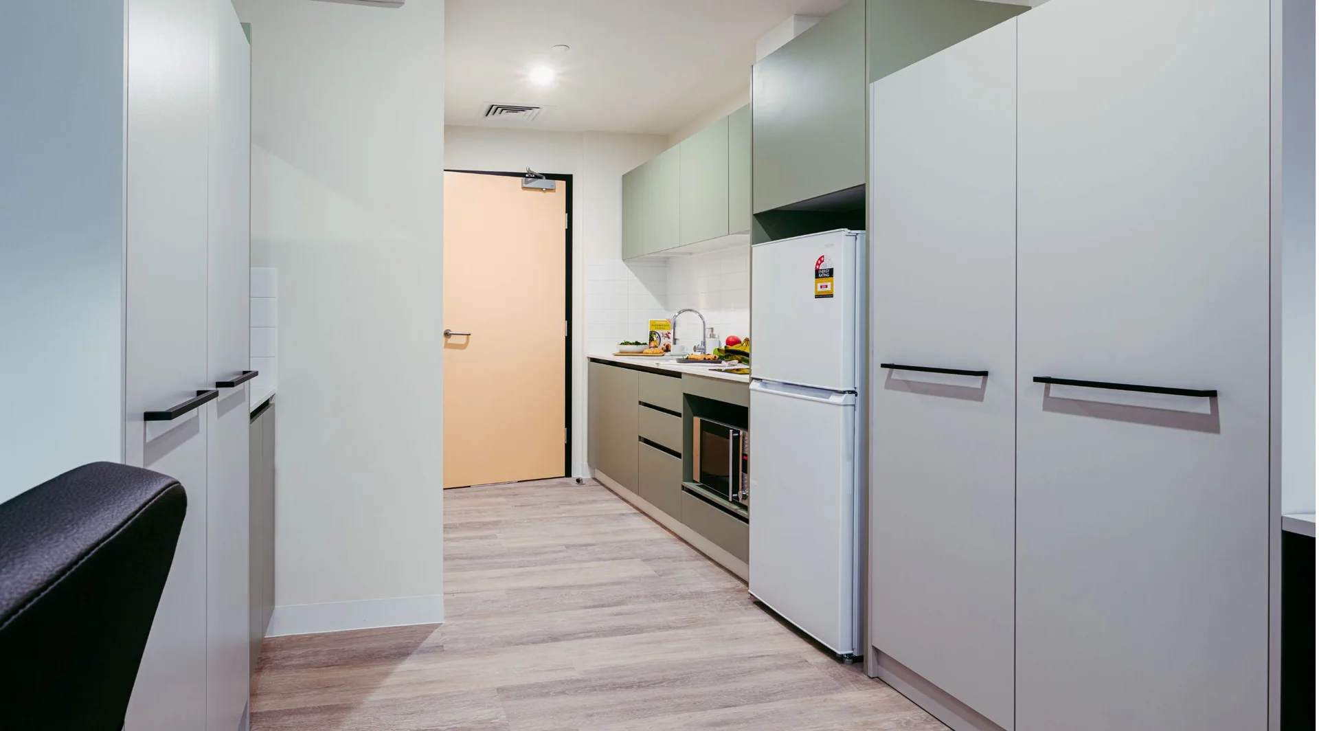 Student-friendly studio with excellent transport links in 