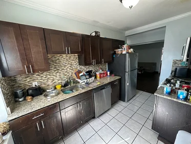 Gesamte Unterkunft im Wohnheim in der 435, Walnut Ave., Unit 10, Roxbury, Boston, MA, 02119, bild 1 von 18