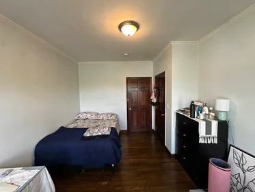 Gesamte Unterkunft im Wohnheim in der 435, Walnut Ave., Unit 10, Roxbury, Boston, MA, 02119, bild 11 von 18