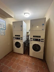 Gesamte Unterkunft im Wohnheim in der 435, Walnut Ave., Unit 10, Roxbury, Boston, MA, 02119, bild 15 von 18
