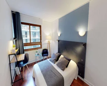 Private room at rue du rempart Saint Etienne, image 1 of 10