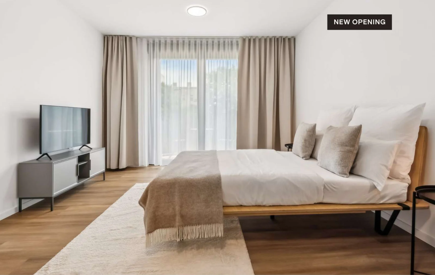 Student-friendly studio with excellent transport links in 