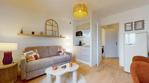 Private room at 3 Rue Etienne Cournault, image 1 of 10