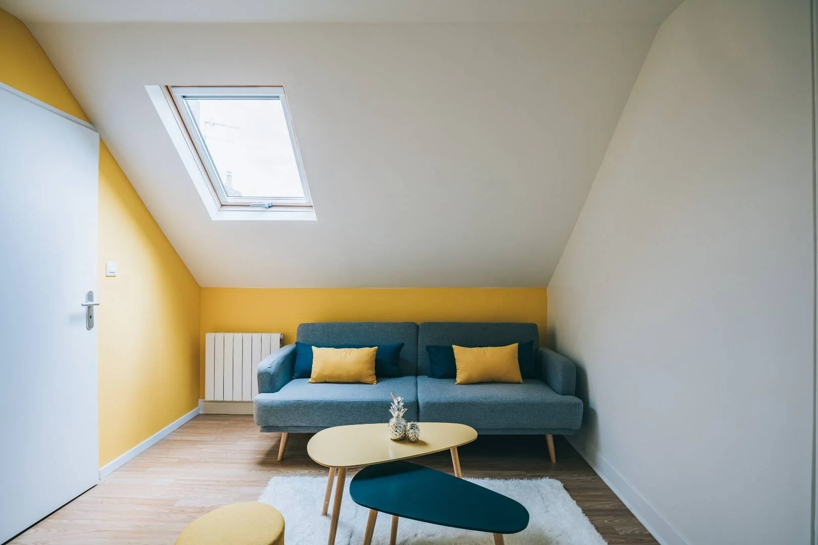 Chambre abordable pour les étudiants avec un bon éclairage dans 