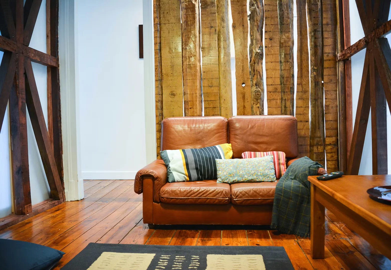 Affordable room for students with ample lighting in 