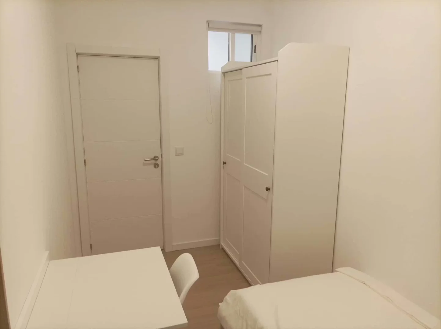 Komfortables und geräumiges Studentenzimmer in 