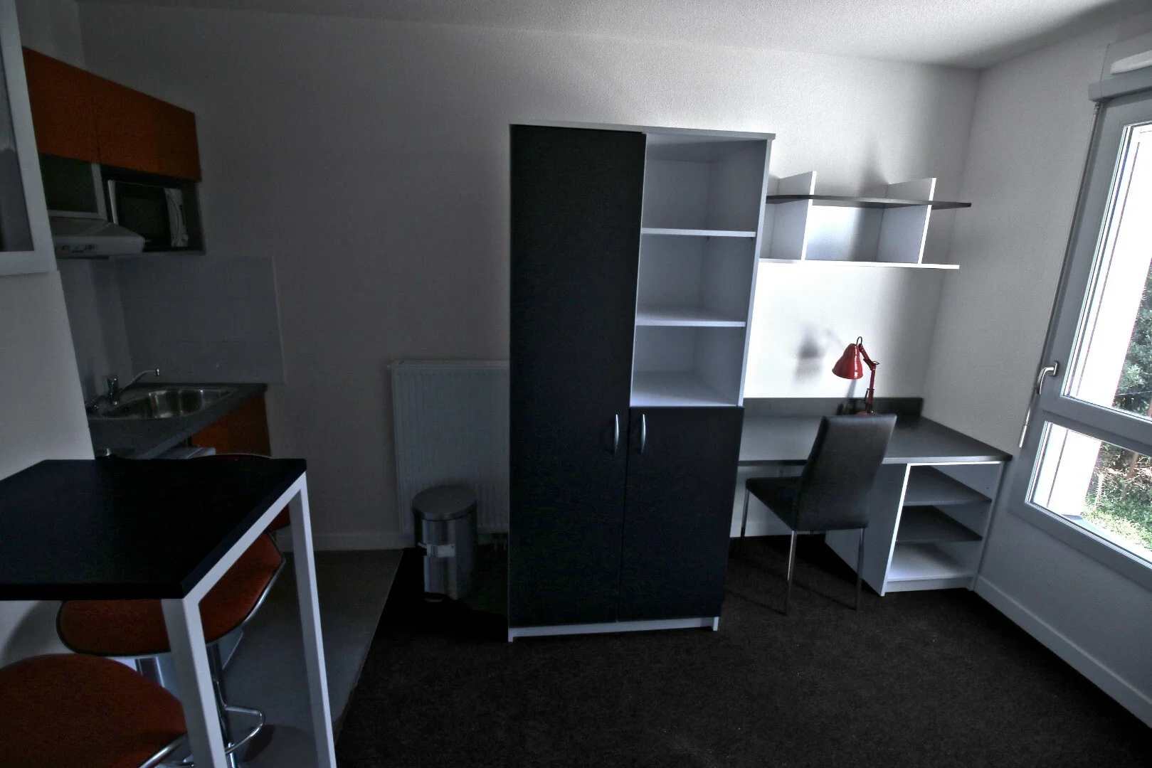 Ekonomiczny pokój studencki z dogodną lokalizacją w 