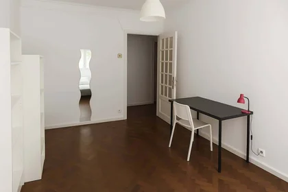 Privatzimmer in der R. Passos Manuel 55, 1150-260 Lisboa, Portogallo, bild 1 von 15
