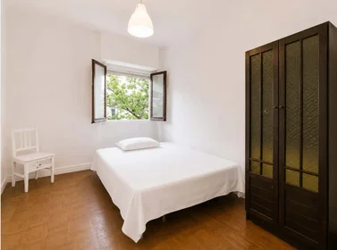 Private room at Travessa do Possolo 13, 1350-177 Lisboa, Portogallo, image 4 of 17
