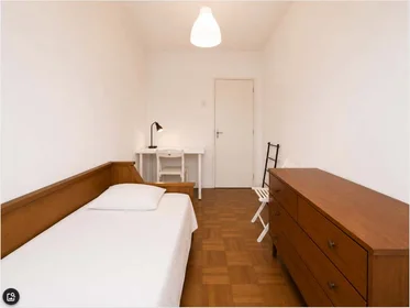 Private room at Travessa do Possolo 13, 1350-177 Lisboa, Portogallo, image 1 of 17