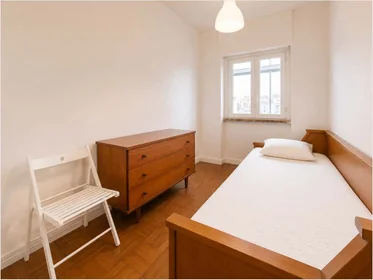 Private room at Travessa do Possolo 13, 1350-177 Lisboa, Portogallo, image 2 of 17