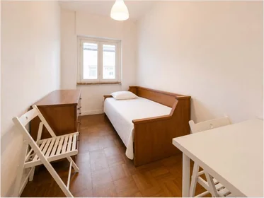 Private room at Travessa do Possolo 13, 1350-177 Lisboa, Portogallo, image 4 of 17