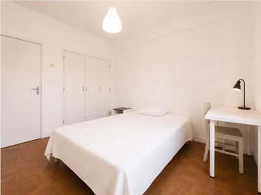 Private room at Travessa do Possolo 13, 1350-177 Lisboa, Portogallo, image 2 of 16