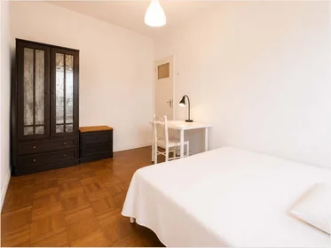 Private room at Travessa do Possolo 13, 1350-177 Lisboa, Portogallo, image 2 of 17